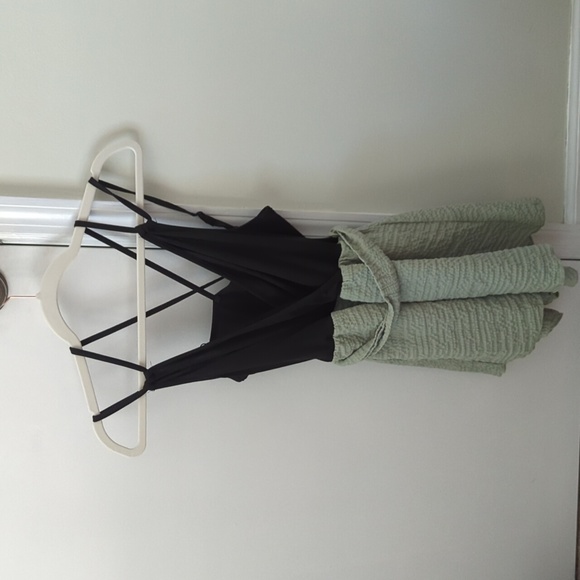 Romper - Picture 2 of 3